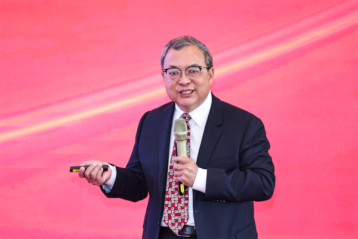 编辑后：图5 陈文辉发表大会演讲.jpg