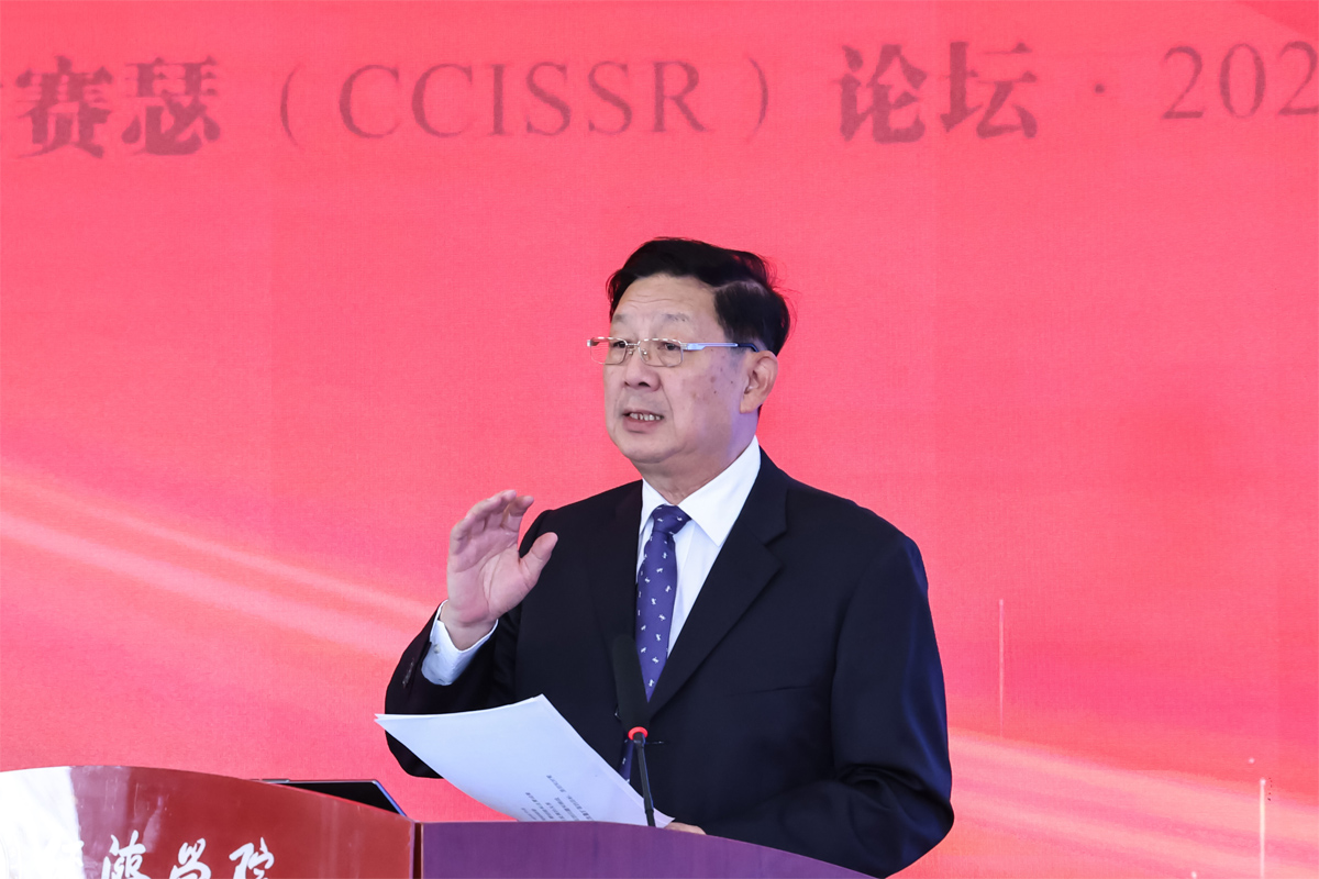 编辑后：图6 胡晓义发表大会演讲.jpg