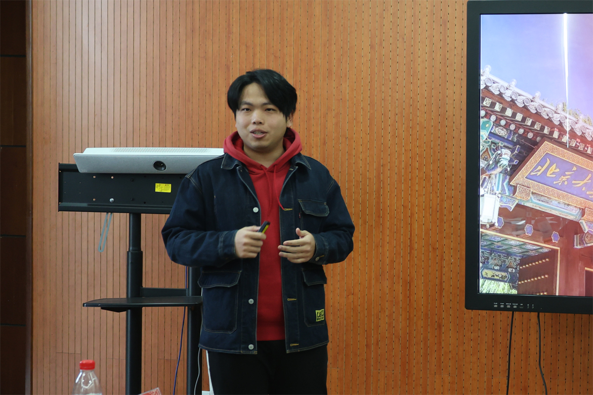 编辑后：图4 学生代表余东扬.jpg